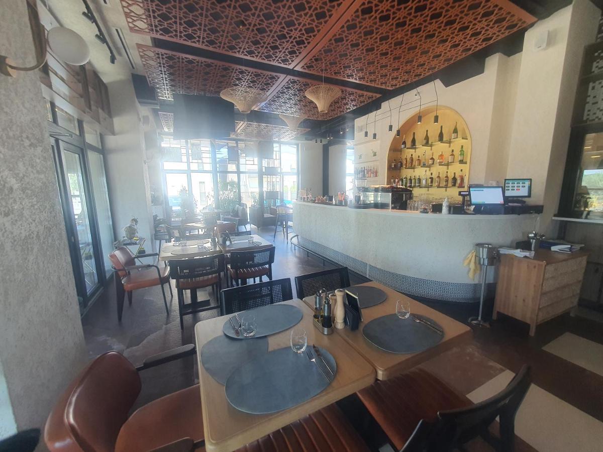 Grey Residence Apartments Tunari  ภายนอก รูปภาพ